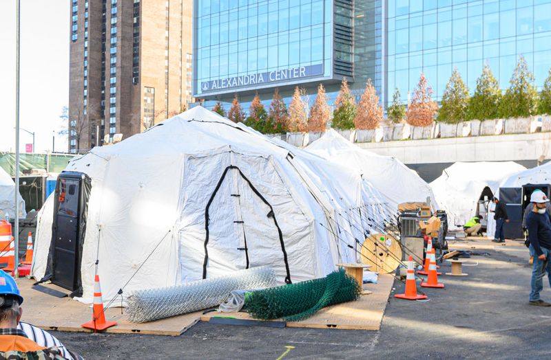 Doctors living in tents to protect wife and children from corona virus infection kps
