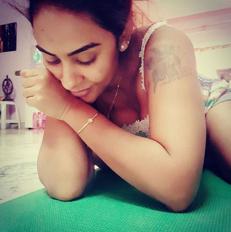 Tollywood actress Sri Reddy Photo gallery