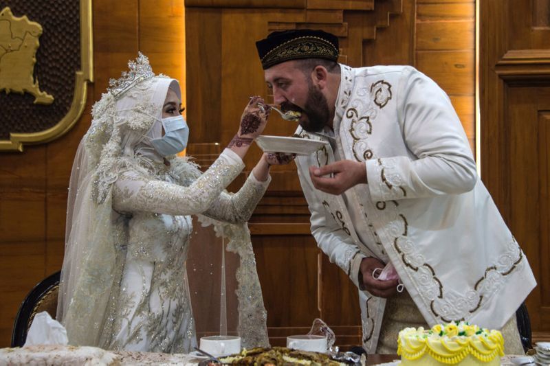 coronavirus cannot stop these couples from getting married KPP