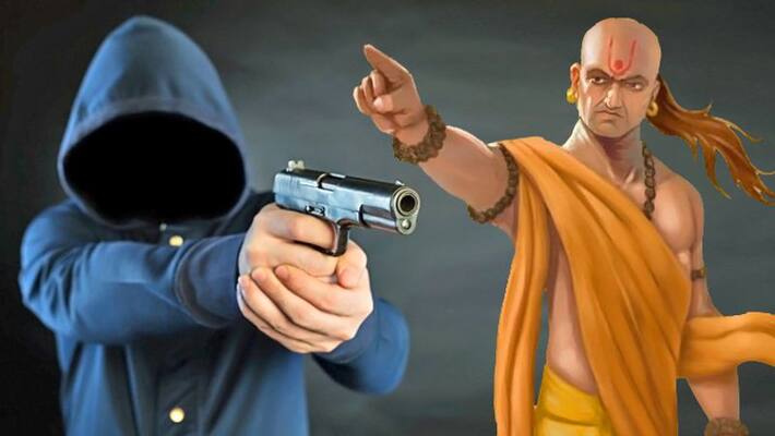 Chanakya Policy: Never trust these 5, otherwise you have to regret later KPI Chanakya Policy: Never trust these 5, otherwise you have to regret later KPI