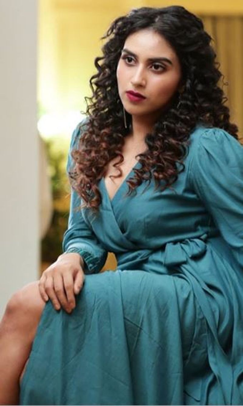 Malavika Jayaram Photo Gallery