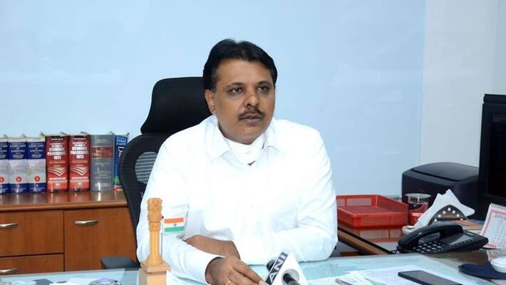 2 more senior citizen Covid-19 patients discharged From Hospital at Kalaburagi 2 more senior citizen Covid-19 patients discharged From Hospital at Kalaburagi