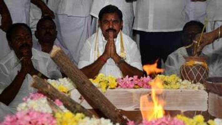 CM Edappadi palanisamy Order to Perform Yagam in Temple For Corona Outbreak CM Edappadi palanisamy Order to Perform Yagam in Temple For Corona Outbreak