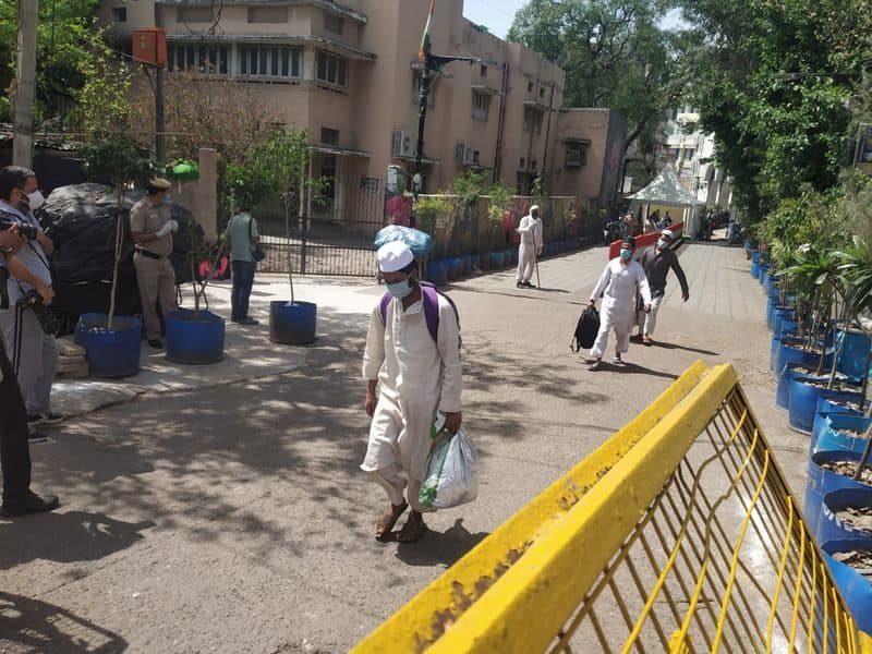 Tablighi Jamaat attendees misbehave with staffers, spit at doctors at Delhi quarantine units