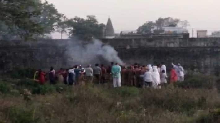 Death of woman from Jharkhand, funeral in Ayodhya temple, protest against people asa Death of woman from Jharkhand, funeral in Ayodhya temple, protest against people asa
