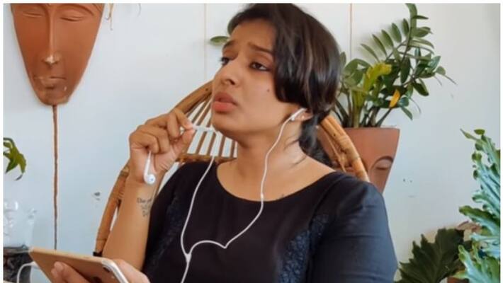 Sithara Krishnakumar video song Sithara Krishnakumar video song