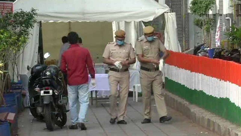 virat kohli praises delhi police for the service they are providing to people amid corona curfew