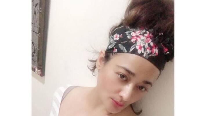 Actress Kiran Hot Naval Showing Selfie Photo Going Viral Actress Kiran Hot Naval Showing Selfie Photo Going Viral