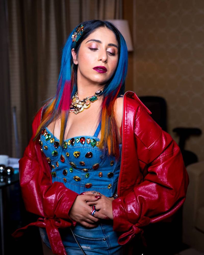 Bollywood Singer Neha Bhasin Photos