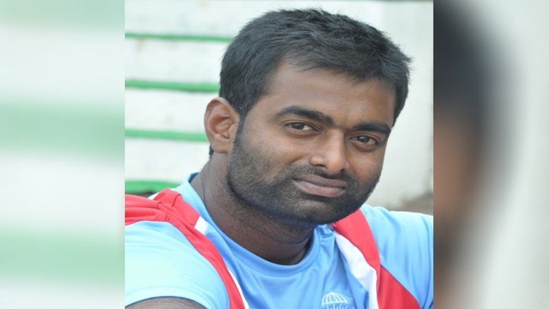 आनंद राजन ने साल 2011 में अपना पहला IPL मैच खेला था।
