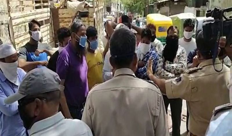 यह तस्वीर इंदौर की है, जहां उपद्रवियों ने पूरे समाज को शर्मिंदा कर दिया।