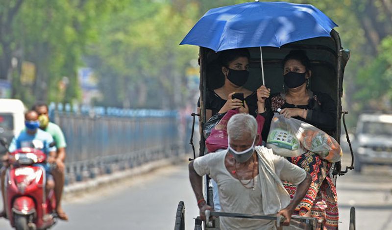 यह तस्वीर कोलकाता है। कोरोना को हराने लॉक डाउन का सख्ती से पालन ही एक मात्र उपाय है। इसलिए लापरवाही न बरतें, वर्ना जिंदगियां तबाह हो जाएंगी।