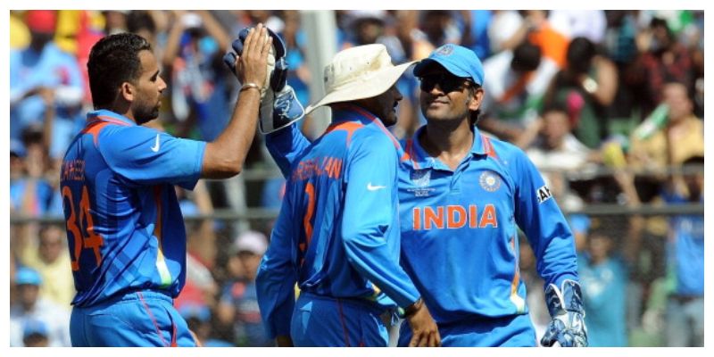 ভারতের হয়ে ২ টি করে উইকেট পান জাহির খান ও যুবরাজ সিং। একটি উইকেট পান হরভজন সিং।