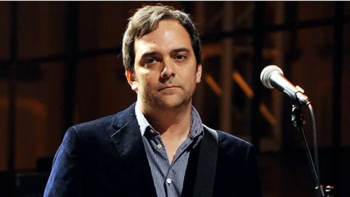 Emmy-winning singer Adam Schlesinger passes away due to COVID-19 Emmy-winning singer Adam Schlesinger passes away due to COVID-19