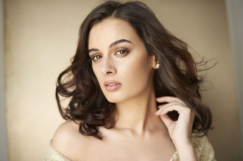 Evelyn sharma