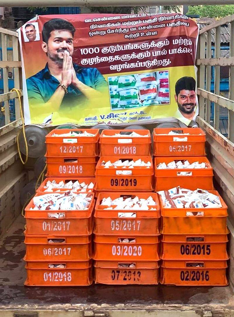 actor vijay fans distribute 1000 milk packet for vadachennai area