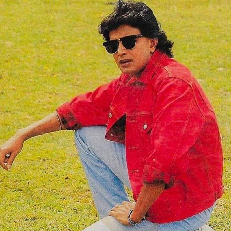 মৃগয়া চলচ্চিত্র দিয়ে নিজের কেরিয়ার শুরু করেছিলেন মিঠুন। প্রথম ছবিতে জাতীয় পুরস্কার পেয়েছিলেন তিনি।