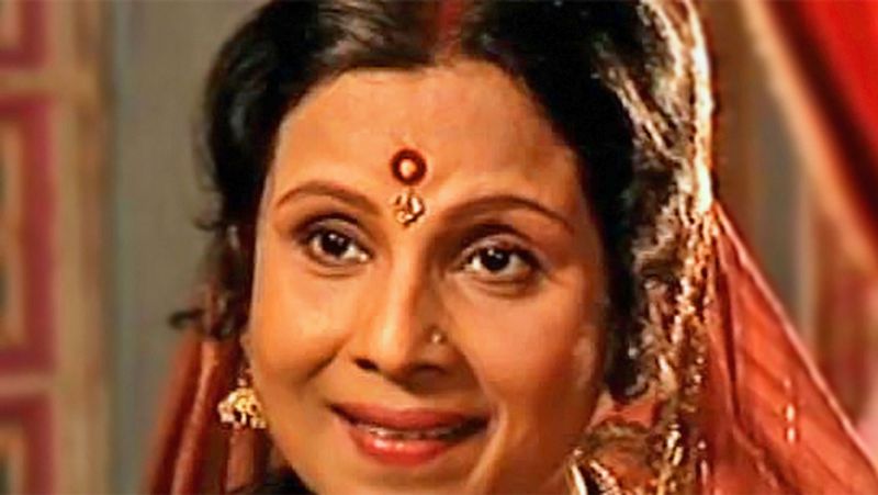 बाल धुरी ने रंगमंच पर 25 साल के युवा से लेकर 86 साल के बुजुर्ग तक का किरदार निभाया है। बाल धुरी अब रंगमंच में सक्रिय नहीं हैं, लेकिन मराठी फिल्मों में अब भी काम कर रहे हैं।