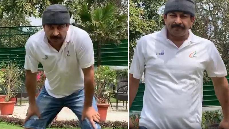 मनोज तिवारी को दौड़ता देख एक यूजर ने लिखा, 'गरीब आदमी फिट है साहब काम करके, बस आप दिल्ली में हमारे बिहार और यूपी का ध्यान रखिए। बहुत समस्या है।'