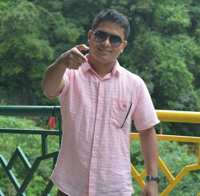 मैं जिस समुदाय से आता हूं वहां शिक्षा के माध्यम से प्रगति कभी प्राथमिकता नहीं रही है। शायद ही कोई होगा जिसने आईएएस बनने के सपने भी देखे होंगे। दिल्ली विश्वविद्यालय से भौतिकी में स्नातक करने के बाद उन्होंने यूपीएससी परीक्षा की तैयारी शुरू की। आर्थिक चुनौतियों के बावजूद भी उन्होंने अपनी तैयारी को जारी रखा और साल 2015 में सफलता हासिल करने वाले अपने राज्य से पहले शख्स बने।