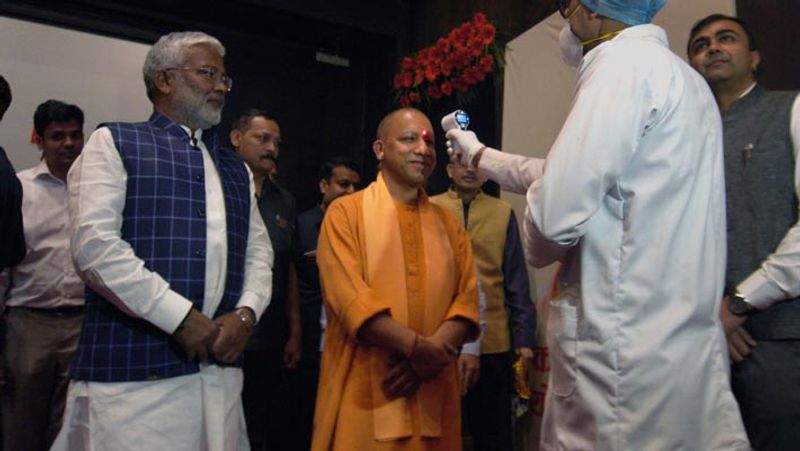 टीम 1. मुख्य सचिव की अध्यक्षता में बनी समन्वय कमेटी में अपर मुख्य सचिव, प्रमुख सचिव, बेसिक शिक्षा, प्राविधिक शिक्षा, माध्यमिक शिक्षा, उच्च शिक्षा, श्रम एवं सेवायोजन सदस्य होंगे। इनका कार्य भारत सरकार एवं अन्य राज्य सरकारों से महत्वपूर्ण मुद्दों पर समन्वय स्थापित करना, शिक्षा ने जुड़े सभी विभागों और सेवायोजन विभाग के माध्यम से सभी छात्रों व काम करने वाले लोगों को, जहां है, वहीं पर रहने के लिए विभन्न माध्यमों से जागरुक करना है।