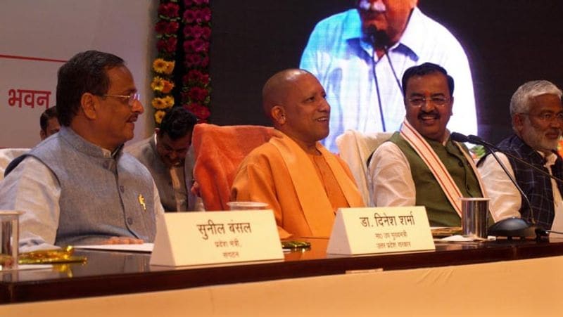 टीम 11. प्रमुख सचिव, कृषि की अध्यक्षता में बनी कमेटी में सदस्य के तौर पर में प्रमुख सचिव, उद्यान, प्रमुख सचिव, खाद्य एवं रसद शामिल रहेंगे। यह कमेटी किसानों की फसल जैसे गेंहू, आलू, सरसों इत्यादि के प्रभावी प्रक्योरमेन्ट की व्यवस्था सुनिश्चित करेगी।