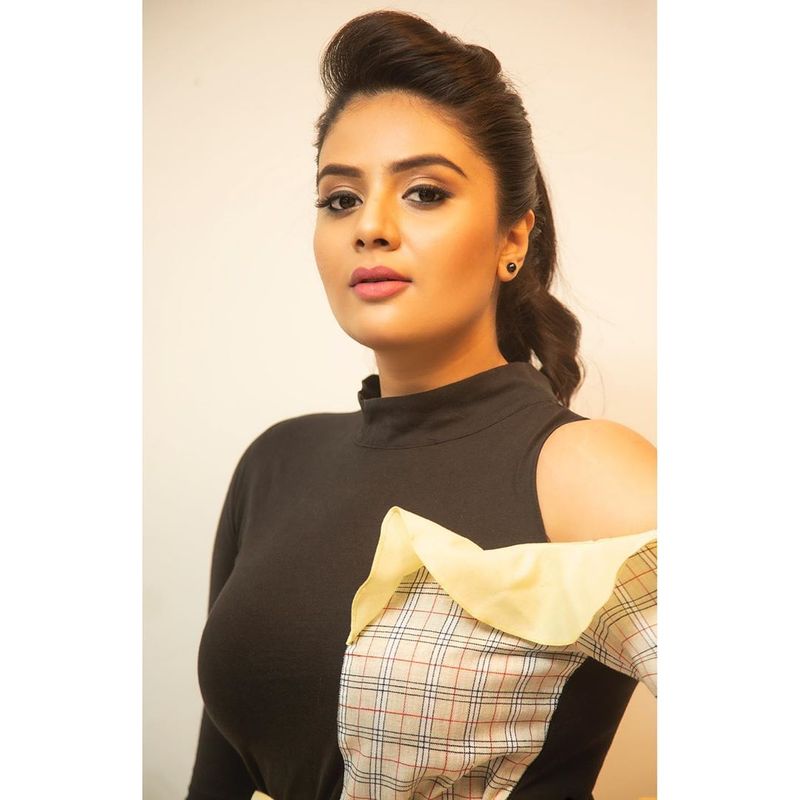 Anchor Sreemukhi latest instagram photos