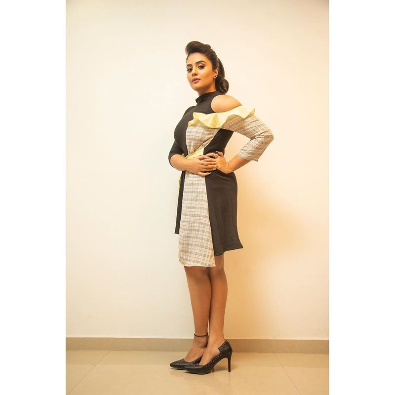 Anchor Sreemukhi latest instagram photos