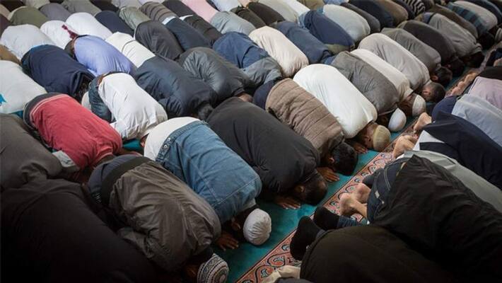 Congress leader asks Karnataka CM BS Yediyurappa to allow Muslims to assemble for Eid prayers Congress leader asks Karnataka CM BS Yediyurappa to allow Muslims to assemble for Eid prayers