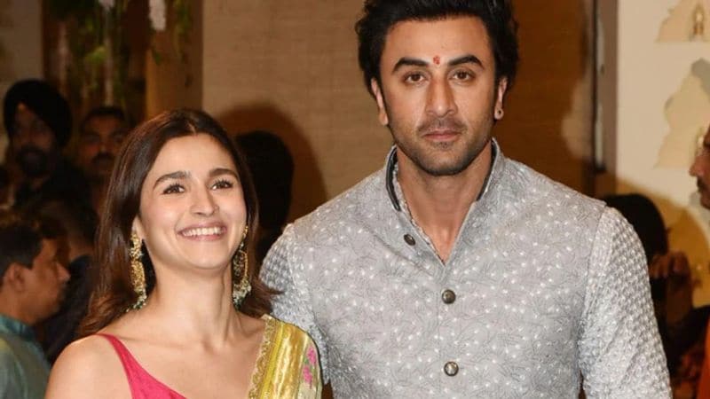 Last year, Alia Bhatt and Ranbir Kapoor made their hush-hush relationship public. They attended functions together and were seen expressing their love for each other on public forums too.