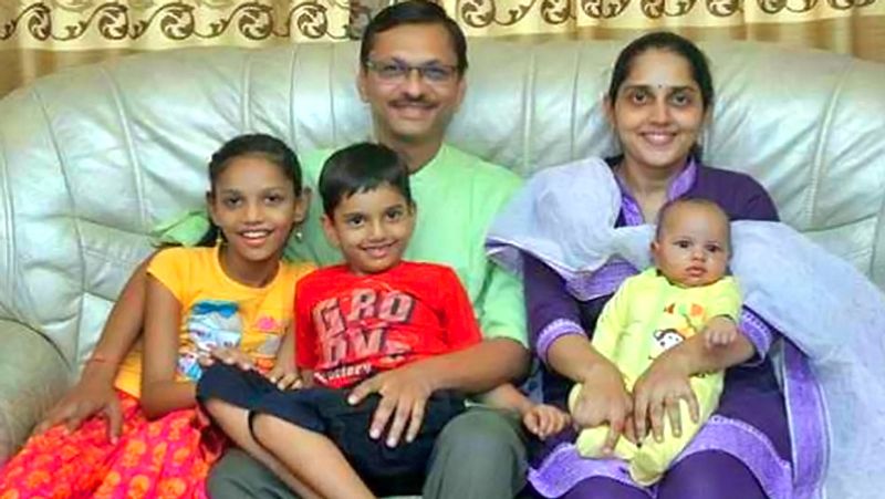 पत्रकार पोपटलाल उर्फ श्याम पाठक पत्नी रेशमी, बेटी नियति और बेटे पार्थ के साथ।