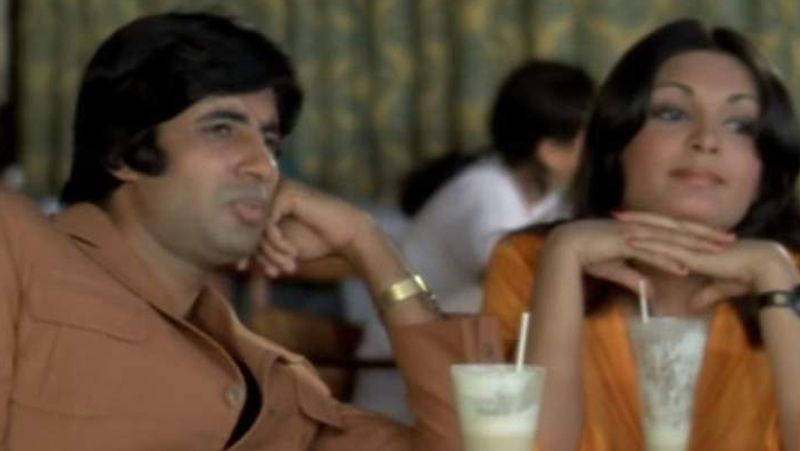 उन्होंने अमिताभ पर आरोप लगाते हुए कहा कि वे उन पर झूमर गिराकर मारना चाहते हैं। अमिताभ के साथ इस साजिश में फिल्म के डायरेक्टर रमेश सिप्पी भी शामिल हैं। परवीन के आरोपों के बाद शूटिंग रोक दी गई और उन्हें वहां से हटाया गया। परवीन के आरोपों से पूरी फिल्म इंडस्ट्री हिल गई।