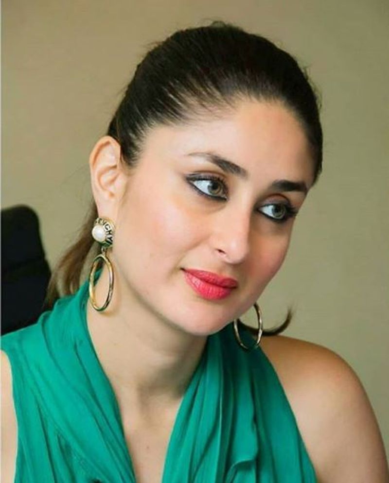 Before choosing acting as her career, Kareena Kapoor enrolled herself at Mithibai College to study commerce. But she wanted to pursue law and quit the commerce course. She enrolled herself at the Government Law College. However, she quit this course too as she chose acting over being a lawyer.