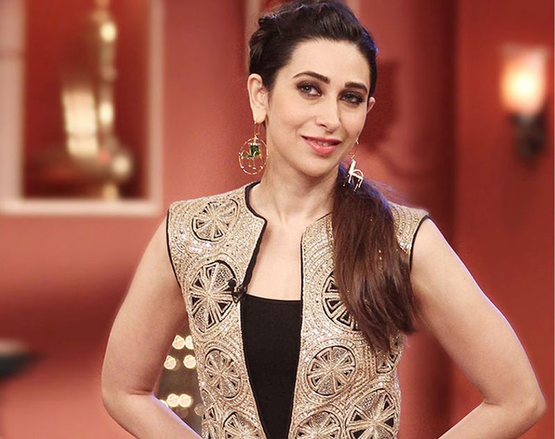 Daughter of legendary actors Randhir Kapoor and Babita, Karisma Kapoor was interested in acting from a young age. She completed her schooling from Cathedral and John Connon School. She even attended classes at Sophia College for a few months. Then she made up her mind and quit college to start acting.