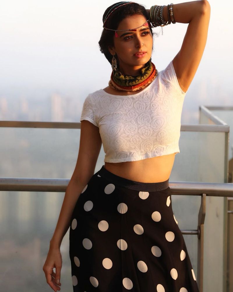 Meenakshi dixit