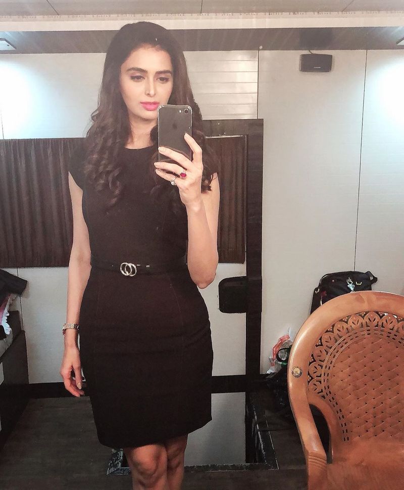 Meenakshi dixit