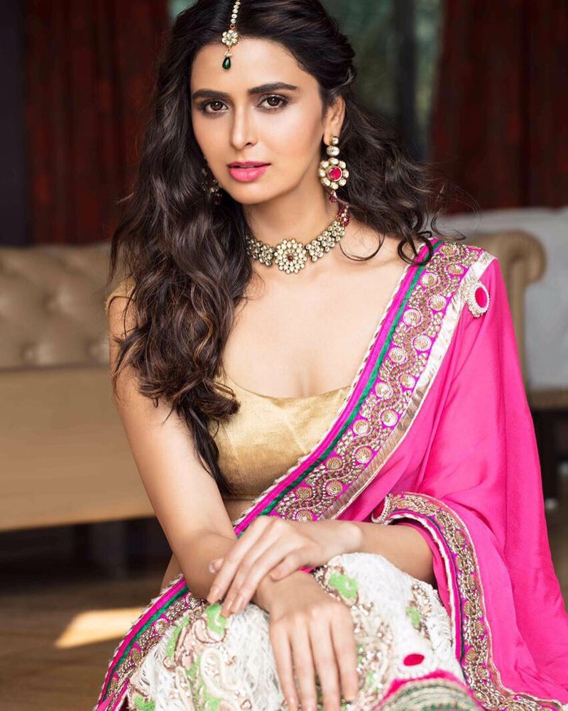Meenakshi dixit
