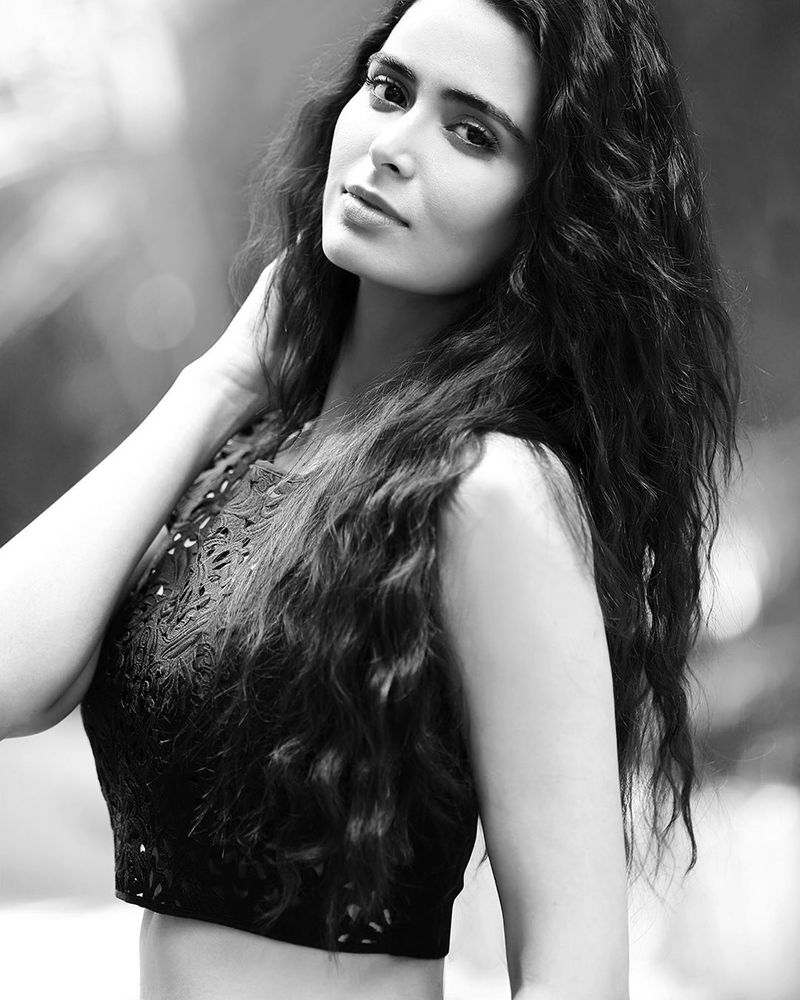 Meenakshi dixit
