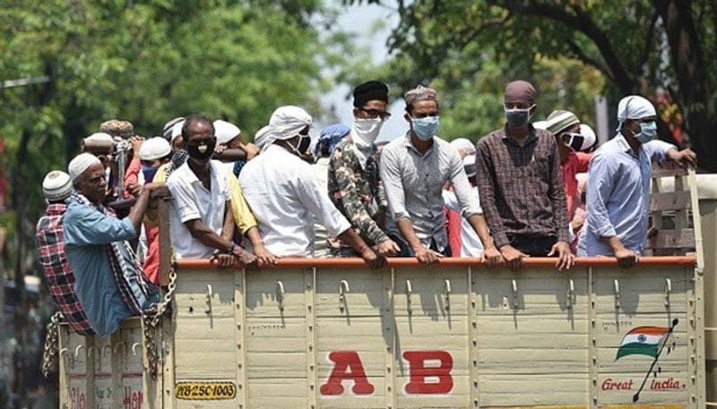তবে কেবল সরকার নয় এক্ষেত্রে মানুষের সহযোগিতাও প্রয়োজন বলে মনে করিয়ে দিয়েছেন বিখ্যাত হার্ট সার্জেন। এক্ষেত্রে যাবতীয় পরীক্ষা ব্যবস্থার সুযোগ-সুবিধাগুলি থাকার পাশাপাশি জনগনকে স্থানীয় লকডাউন মানা ও সামাজিক দূরত্বের ক্ষেত্রে সতর্কতামূলক পদক্ষেপ গুলি গ্রহণ করে চলতে হবে।