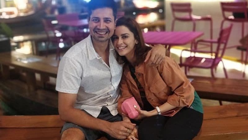 बता दें कि एकता 'रब से सोना इश्क'(2012), 'बड़े अच्छे लगते हैं'(2014), 'ये है आशिकी'(2014), 'एक रिश्ता ऐसा भी'(2015), 'मेरे अंगने में'(2017) जैसे कई टीवी शोज में काम कर चुकी हैं।