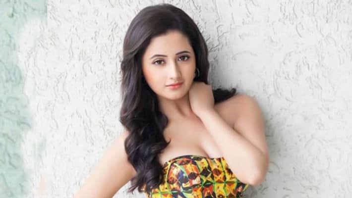 Actress Rashami desai shares bold picture trolled on social media brd Actress Rashami desai shares bold picture trolled on social media brd