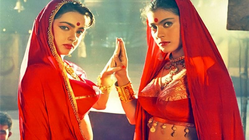 শরীরী উষ্ণতায় অনেককেই কাবু করেছিলেন অভিনেত্রী। উষ্ণতার হাতছানিতে মায়াজাল বুনেছিলেন মমতা।