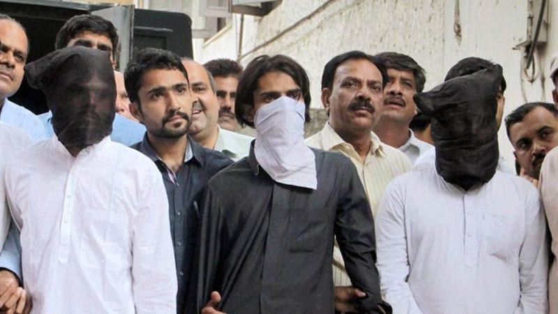 भारत के पड़ोसी देश पाकिस्तान में करोना संक्रमित लोगों की कुल संख्या 3 हजार डेढ़ सौ पार रिकॉर्ड किया गया है। जबकि इससे हुई मौत का आंकड़ा 47 है।