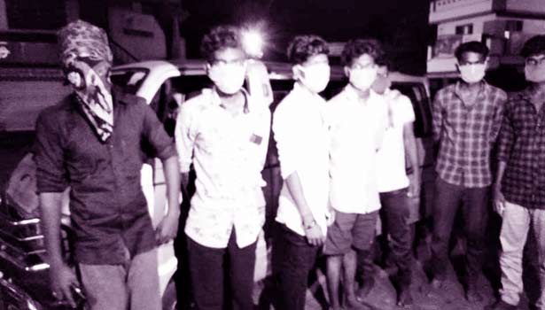 tamilnadu youths walked 1000 kms from mumbai and reached trichy tamilnadu youths walked 1000 kms from mumbai and reached trichy