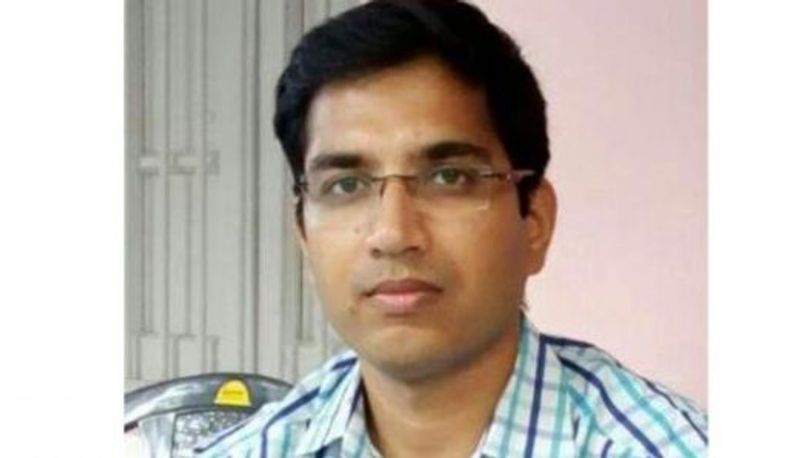 2014 बैच के IAS अधिकारी सौरभ जोरवाल बताते हैं कि एक किताब की कहानी पढ़ने बाद उन्हें लगा कि देश में ज्यादा बदलाव नहीं आया है। जब वे बतौर एसडीओ सदर प्रशिक्षण के लिए बिहार के पूर्णिया जिले में पदास्थापित हुए तो उन्होनें 50 साल पहले लिखी कहानी और आज के समय में समानता ही देखी। इसलिए उन्होंने देश और समाज सेवा के लिए सिविल सर्विस को चुना था। 2014 में अफसर बन उन्होंने देश के हालात बदलने की कसम खाई थी।