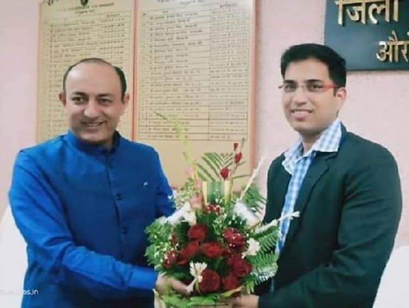 वो कहते हैं अधिकारी और आम लोगों के बीच जो गैप है उसे पाटने की जरुरत है। विधि व्यवस्था, आपूर्ति व्यवस्था, जल निकासी आदि पर विशेष रुप से काम करने वाले सौरभ तकनीक के इस्तेमाल के लिए आई.आई.टी की कार्य ऐंजिसियों से भी मदद ले रहे हैं। कहा जाता है कि यदि अधिकारी अपने अधिकार की बारिकियों को जानता हो तो उसे सरजमी तक उतारने में परेशानी नहीं होती। एक तटस्थ और कर्मठी अधिकारी शहर और वहाँ के लोगों के जीवन की तस्वीर बदल सकता है।