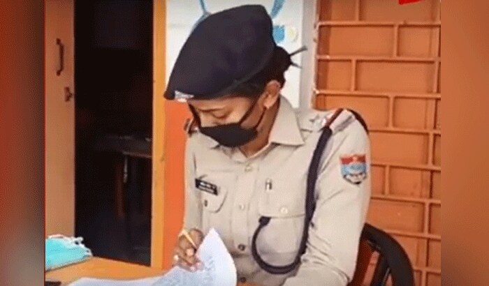 बता दें कि शाहिदा 12 से 14 घंटे ड्यूटी करती हैं। वह जान जोखिम में डालकर मुनि की रेती क्षेत्र में क्वॉरेंटाइन हुए लोगों की सेवा कर रही हैं। उनके लिए खाने से लेकर नहाने की व्यवस्था करती हैं। शहिदा की इस कदम की पुलिस अफसर भी जमकर तारीफ कर रहे हैं।