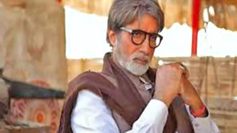 अमिताभ बच्चन के ट्वीट के जवाब में कई लोगों ने ट्वीट किए। ज्यादातर लोगों ने अमिताभ के इस ट्वीट को फेक बताया। इसके बाद खुद अमिताभ ने अपने ट्वीट को डिलीट कर दिया था।