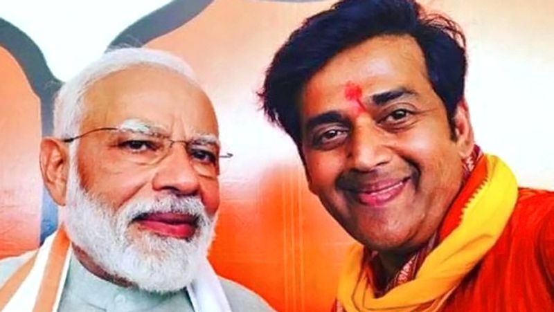 कोई भूखा ना रहे, सबका इलाज भी हो सके इसके लिए मैंने भी पीएम रिलीफ फंड में अपनी एक माह की सैलरी दान की है। सभी देशवासियों के अच्छे स्वास्थ्य की कामना करता हूं।'