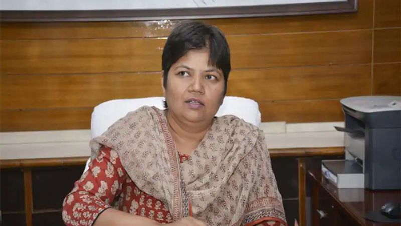 कंचन युपी के भदोही, फतेहपुर, मिर्ज़ापुर सहित कई जिलों में जिलाधिकारी के पद पर रह चुकी हैं। भदोही, फतेहपुर, मिर्ज़ापुर सहित कई जिलों में जिलाधिकारी के पद पर रह चुकी हैं।